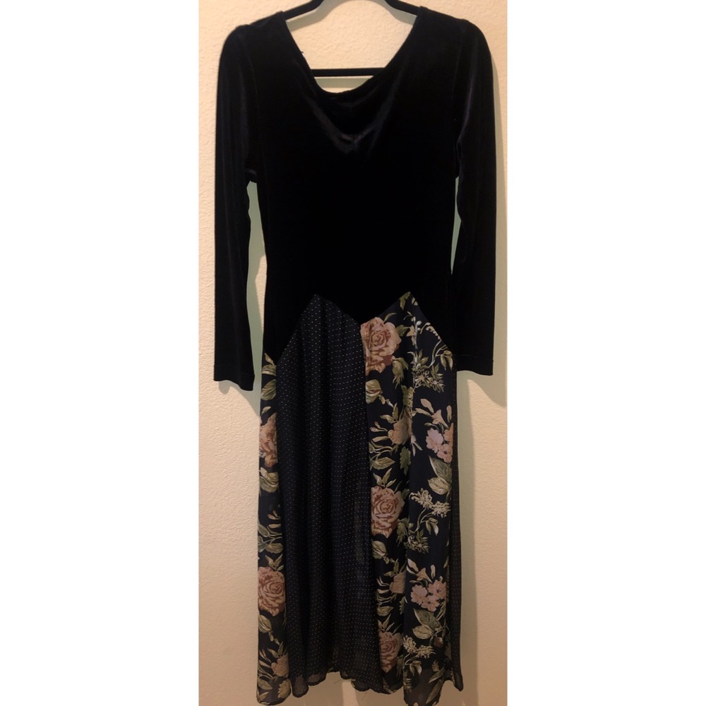 Vintage Lifestyle Elements velvet floral dress